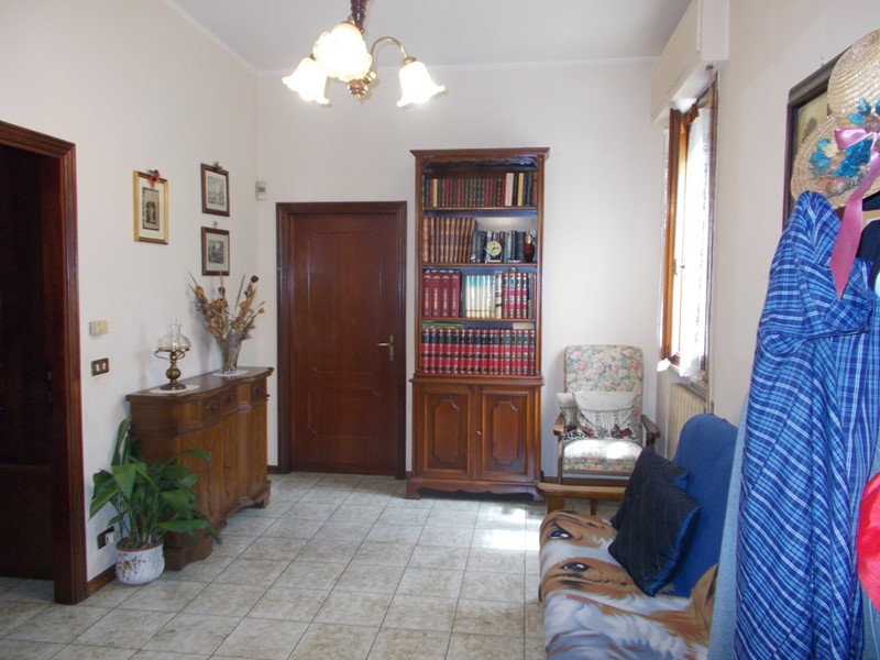Villa in Vendita a Quarrata, zona Colle, 340'000&euro;, 200 m², con Box