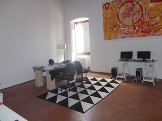 Ufficio in Affitto a Montemurlo, zona Centro, 1'200€, 165 m², arredato