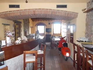 Immobile commerciale in Vendita a Vinci, 120 m², arredato