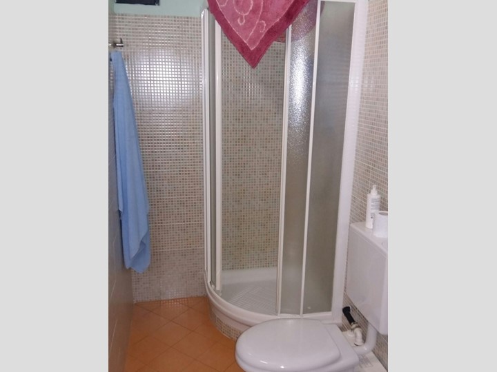 Attività commerciale in Vendita a Prato, 20'000€, 60 m², arredato