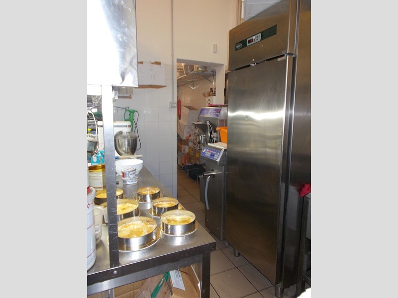 Attività commerciale in Vendita a Lamporecchio, 170'000€, 100 m², arredato