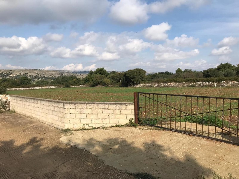 Terreno agricolo in Vendita a Modica, zona DENTE, 70'000€, 12000 m²