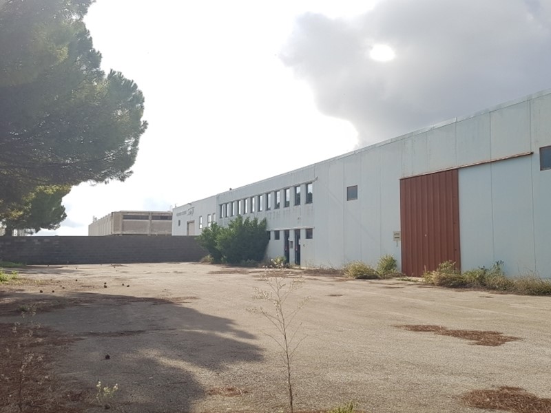 Immobile commerciale in Affitto a Ragusa, zona ZONA INDUSTRIALE, 3200 m²