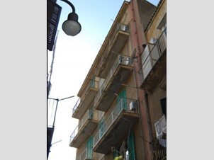 Appartamento in Vendita a Modica, zona MODICA BASSA, 85'000€, 160 m²