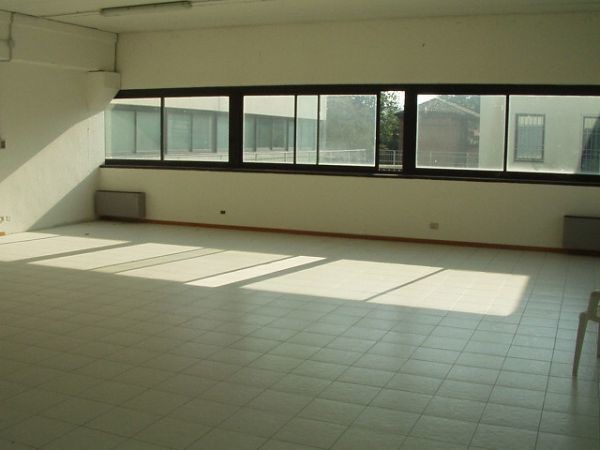 Ufficio in Affitto a Fiorano Modenese, 800€, 120 m²