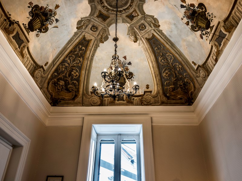 Appartamento in Affitto a Napoli, zona S. Ferdinando - Municipio, 7'000€, 160 m², arredato