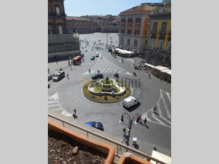 Appartamento in Affitto a Napoli, zona S. Ferdinando - Municipio, 7'000€, 160 m², arredato