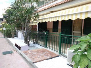 Bilocale in Affitto a Giardini Naxos, zona Calcarone, 50 m², arredato