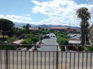 Bilocale in Affitto a Giardini Naxos, zona Recanati, 450€, 50 m², arredato