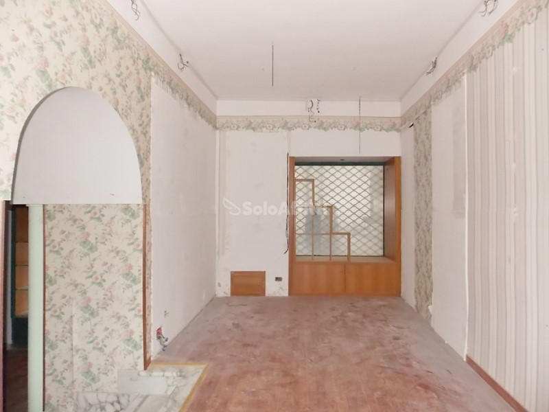Capannone in Affitto a Catanzaro, zona Centro storico, 700€, 40 m²