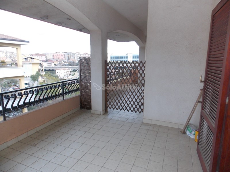 Quadrilocale in Affitto a Catanzaro, zona Mater Domini, 400&euro;, 95 m², arredato