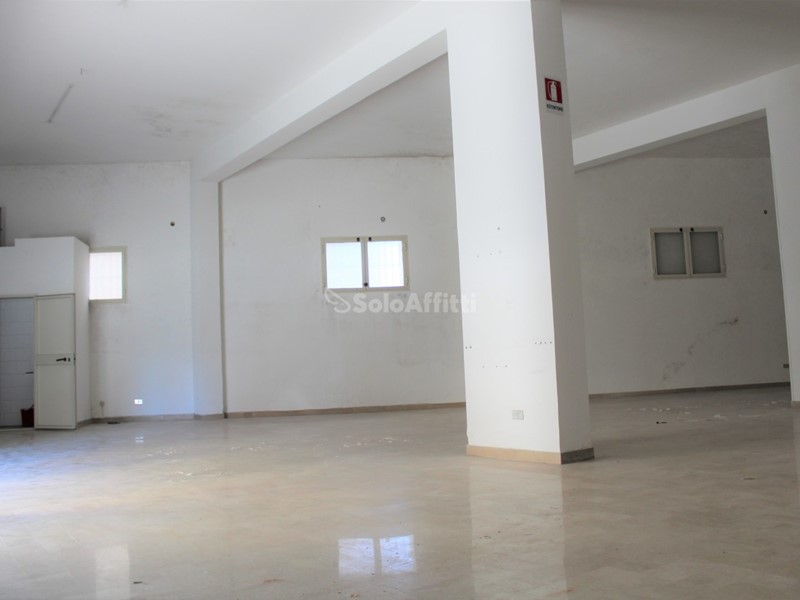Capannone in Affitto a Sciacca, 160 m²