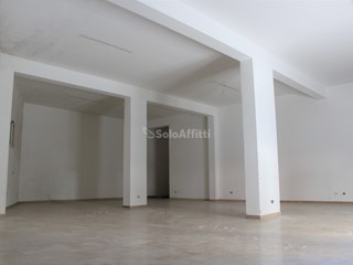 Capannone in Affitto a Sciacca, 160 m²