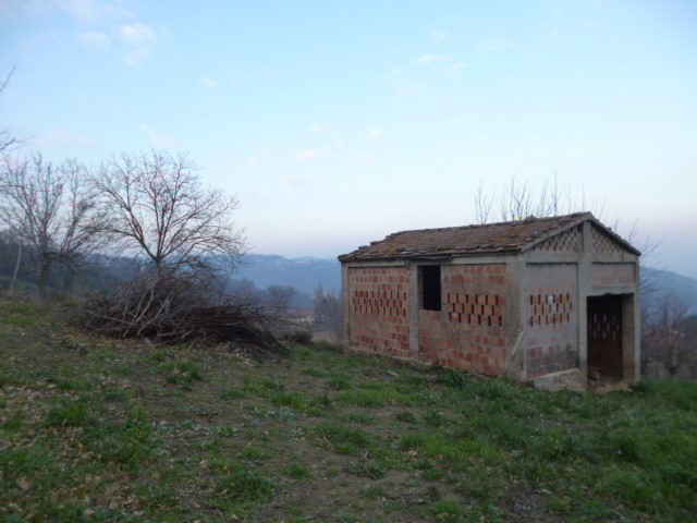 Casale in Vendita a Serra San Quirico, 120'000€, 280 m², con Box