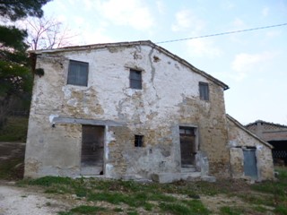 Casale in Vendita a Serra San Quirico, 120'000€, 280 m², con Box