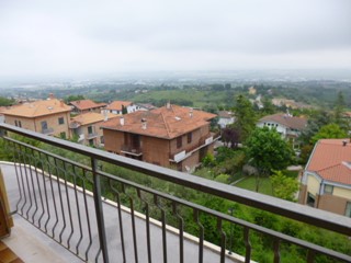 Appartamento in Vendita a Monsano, 190'000€, 125 m², con Box