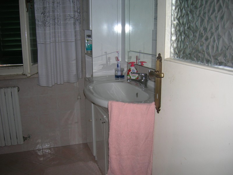 Villa in Vendita a Castelbellino, 130'000€, 85 m²