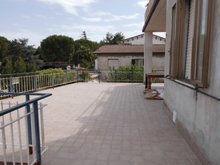 Appartamento in Vendita a Monte Roberto, 150'000€, 110 m², con Box