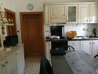 Villa in Vendita a Jesi, 220'000€, 80 m²