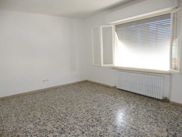 Appartamento in Vendita a Jesi, 190'000&euro;, 110 m², con Box