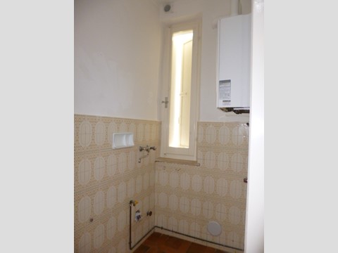 Trilocale in Vendita a Jesi, 60'000&euro;, 65 m²