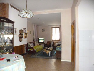 Appartamento in Vendita a Castelplanio, 120'000€, 155 m²