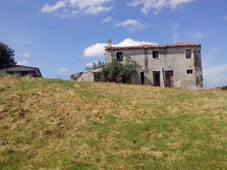 Casale in Vendita a Staffolo, 210'000€, 