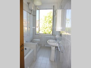 Appartamento in Vendita a Jesi, 70'000&euro;, 60 m²