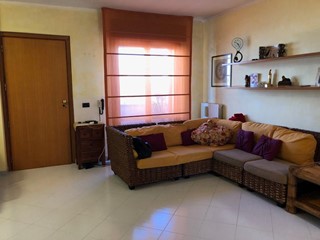 Quadrilocale in Vendita a Santa Maria Nuova, zona Collina, 98'000€, 76 m², con Box