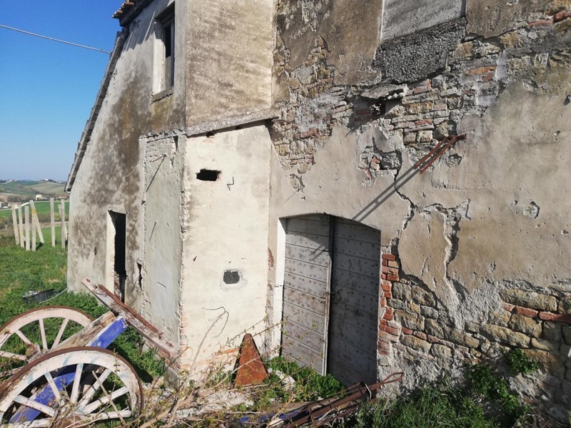 Casa Semi Indipendente in Vendita a San Paolo di Jesi, 58'000€, 108 m²