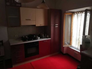 Appartamento in Vendita a Jesi, zona CENTRO STORICO, 80'000€, 90 m²