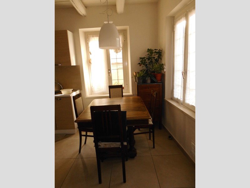 Appartamento in Vendita a Jesi, zona CENTRO CITTA', 160'000€, 140 m², con Box