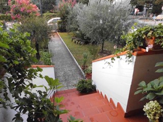 Villa in Vendita a Castelbellino, zona Stazione, 220'000€, 220 m², con Box