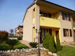 Villa in Vendita a Castelbellino, zona Scorcelletti, 350'000€, 220 m², con Box