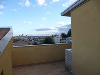 Appartamento in Vendita a Jesi, zona CENTRO CITTA', 90 m², con Box