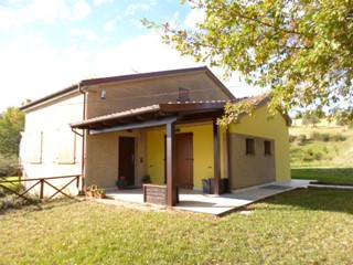 Villa in Vendita a Monte Roberto, 260 m², con Box