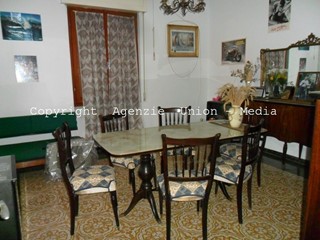 Casa Indipendente in Vendita a Santo Stefano di Magra, zona Ponzano Superiore, 200'000€, 250 m²