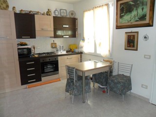 Bilocale in Vendita a Santo Stefano di Magra, 160'000€, 50 m², con Box