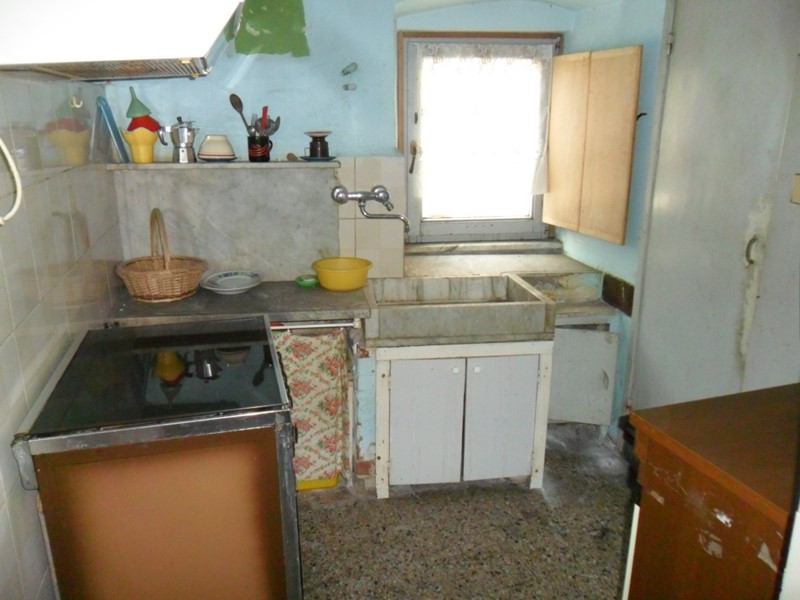 Casa Indipendente in Vendita a Sarzana, 80'000&euro;, 80 m²