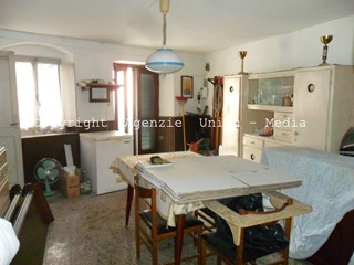 Casa Indipendente in Vendita a Sarzana, 80'000€, 80 m²