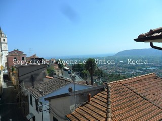 Casa Indipendente in Vendita a Castelnuovo Magra, 260'000€, 90 m²