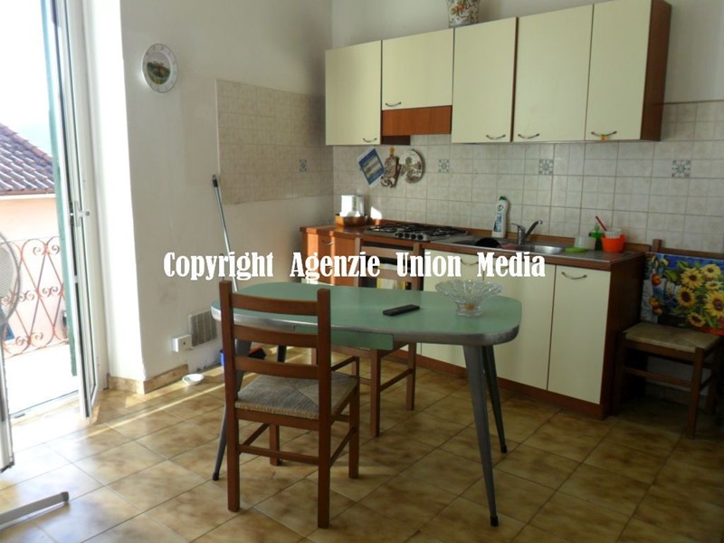 Casa Indipendente in Vendita a Sarzana, 350'000&euro;, 260 m²
