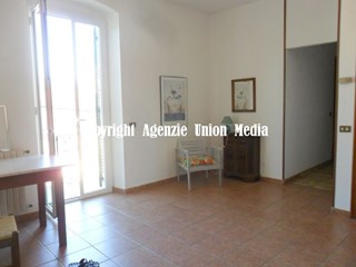 Casa Indipendente in Vendita a Sarzana, 350'000€, 260 m²