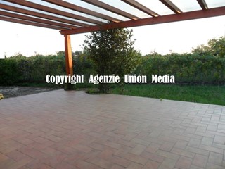 Casa Indipendente in Vendita a Luni, 495'000€, 200 m², con Box