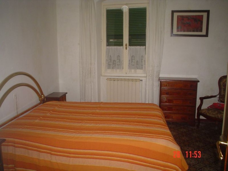 Casa Indipendente in Vendita a Ameglia, 300'000&euro;, 240 m²