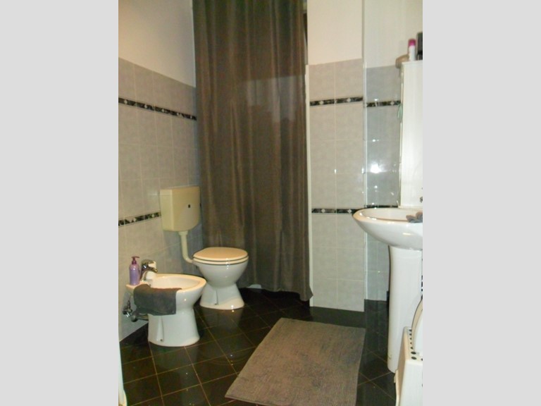 Trilocale in Vendita a Arcola, 98'000€, 65 m², arredato