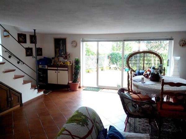 Casa Indipendente in Vendita a Arcola, 350'000€, 210 m²