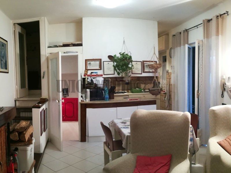 Casa Indipendente in Vendita a Ameglia, 125'000€, 80 m², con Box