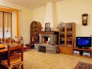 Casa Indipendente in Vendita a Filattiera, 340'000€, 320 m²