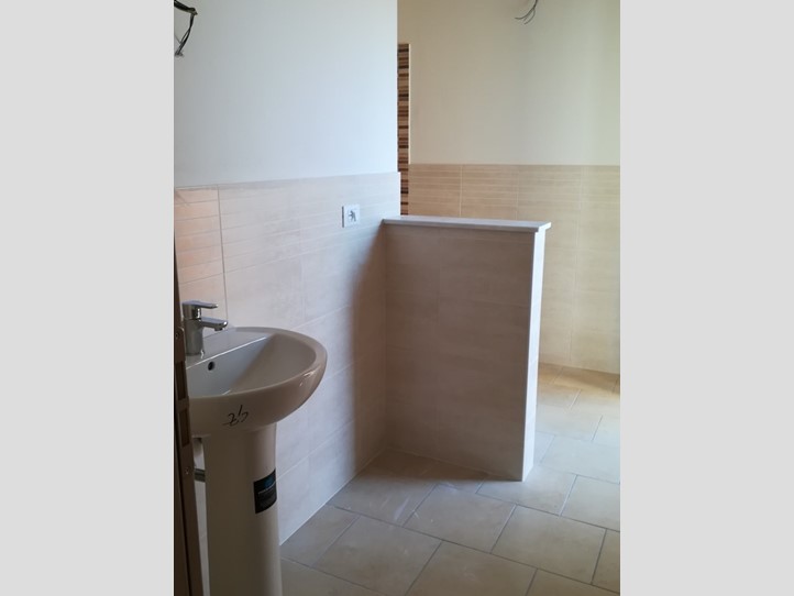 Casa Indipendente in Vendita a Sarzana, zona Falcinello, 160'000&euro;, 80 m²